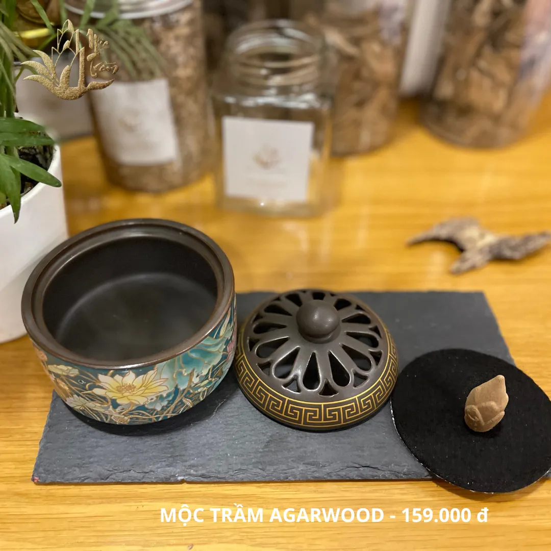 LOTUS CERAMIC AGARWOOD INCENSE BURNER – PREMIUM HANDCRAFTED OUD BURNER WITH HEAT-RESISTANT PAD